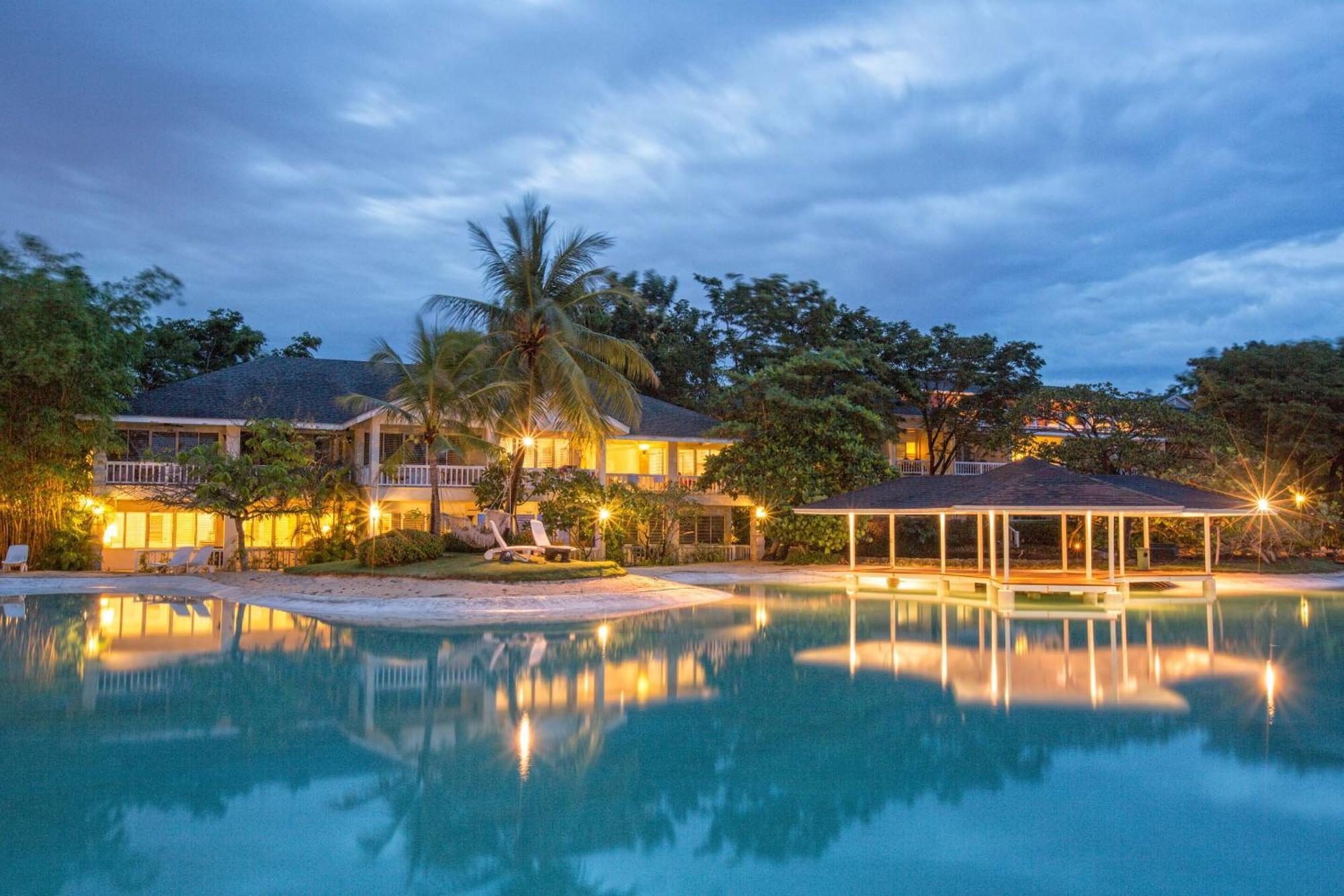 Plantation Bay Resort And Spa Lapu-Lapu City Exterior photo